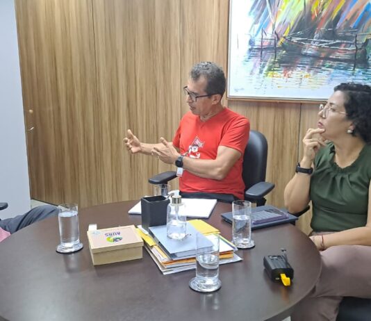 Secretário de Estado da Educação quer impor suas vontades à frente das necessidades das comunidades escolares